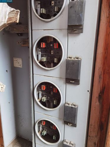 876 Isabella St, Oakland CA 94607-3430 exterior