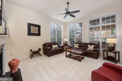 7226 Lyndam Hill Cir, Lorton VA  22079-4509 exterior