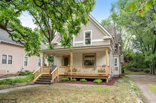 3135 4th St, Minneapolis, MN 55411-1517