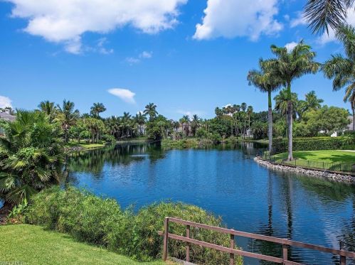 2680 Lantern Ln, Naples, FL 34102-7764
