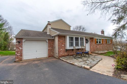 14 Bettie Ln, Norristown, PA 19403-2017