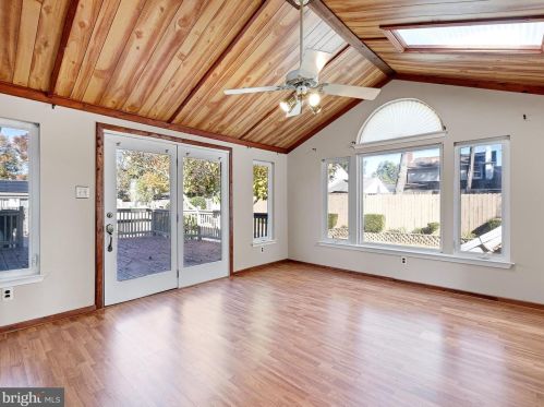 22 Nicole Ct, New Castle DE  19720-3760 exterior