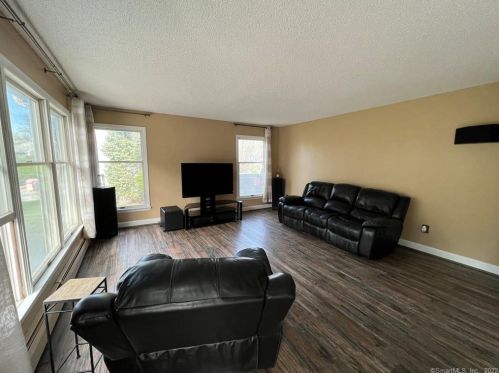 59 Tavern Cir, Middletown CT 06457-1563 exterior