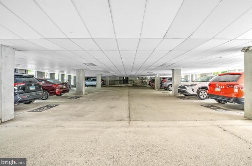 500 Admirals Way, Philadelphia PA  19146-5223 exterior