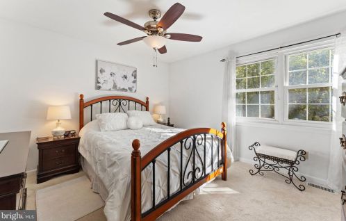 16309 Poplar Hill Rd, Haymarket VA  20169-2101 exterior