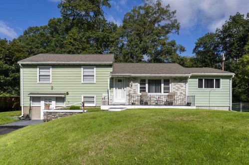 2 Merrimac Rd, Poughkeepsie NY  12603-5661 exterior