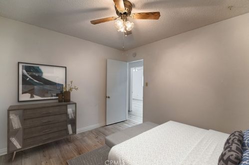 10422 Ponder St, Cypress CA  90630-4462 exterior