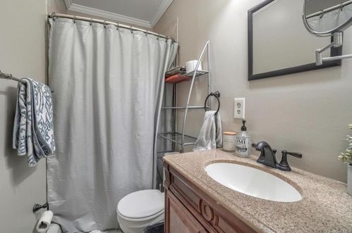 34 Larch Ct, Fishkill NY  12524-2626 exterior