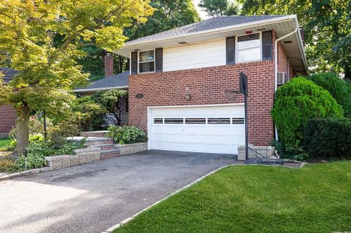 176 Rhododendron Dr, Westbury, NY 11590-1223