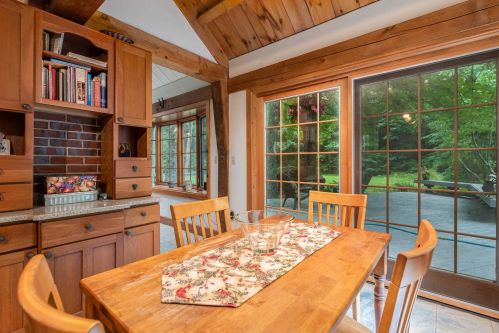 42 Watson Rd, Dover NH  03820-5801 exterior