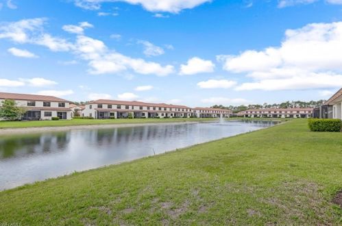 7914 Bristol Cir, Naples FL  34120 exterior