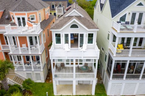 15 Grand Pavilion Dr, Isle Of Palms SC  29451-2800 exterior