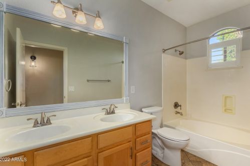 1455 Toledo St, Gilbert AZ  85295-5614 exterior