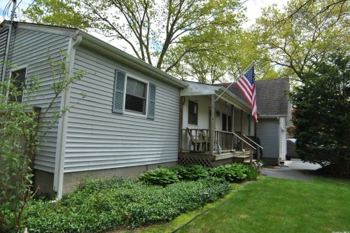 116 Timber Dr, Baiting Hollow, NY 11933-1186