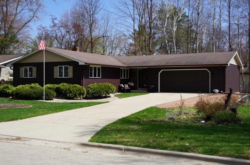 1963 Wood Ln, Green Bay WI  54304-1915 exterior