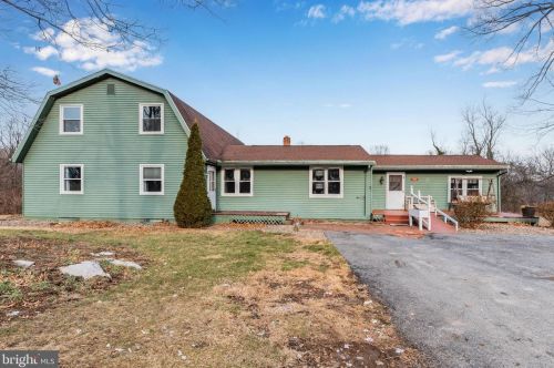 2148 Ritner Hwy, Carlisle PA 17015-9305 exterior