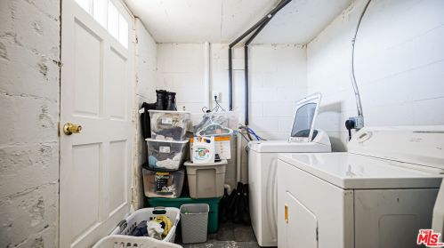 40321 Calle Rosalito, Santa Clarita CA  91390-1088 exterior