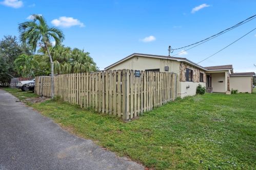 48 7 St, Dania Beach FL  33004-2306 exterior