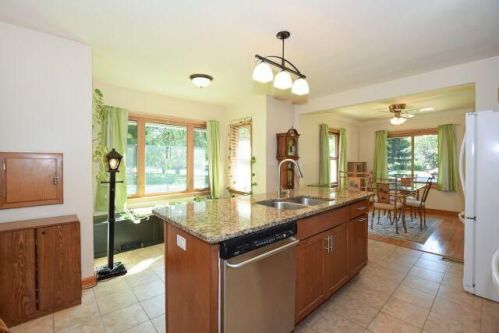 1000 La Salle Ave, Milwaukee, WI 53209-4512