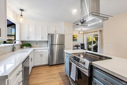 2612 Tamarisk Ct, Santa Rosa CA  95405-8413 exterior