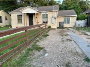2322 Fordham Rd, Dallas, TX 75216-5802