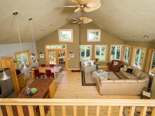 2323 Chestnut Ave, Minneapolis, MN 55405-1721