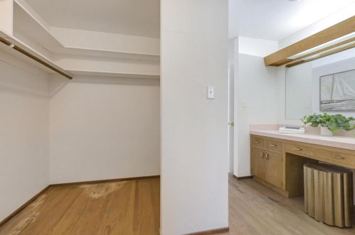 1438 Miramonte Ave, Los Altos CA 94024-5640 exterior