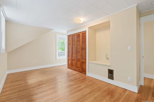 2450 State Route 208, Walden NY  12586-2801 exterior