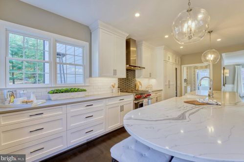 40280 Spectacular Bid Pl, Leesburg VA  20176-7173 exterior