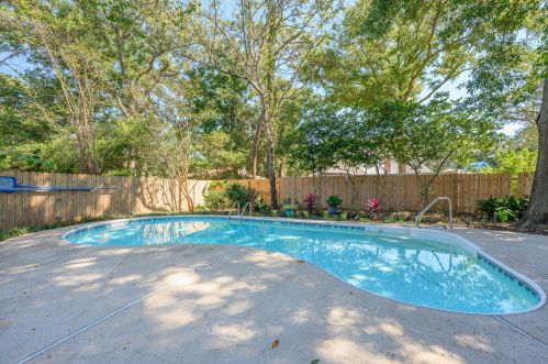 4516 Whisper Way, Pensacola, FL 32504-6702