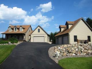 12015 Isleton Ave, Lino Lakes, MN 55038-8323