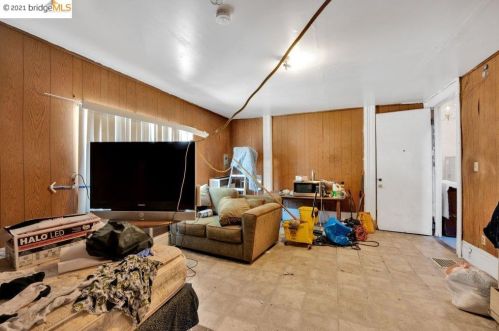 1521 9th St, Oakland CA  94607-1338 exterior