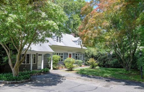 239 Rocks Rd, Norwalk CT  06851-1117 exterior