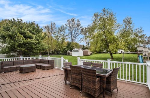 51052 Woods Run Ct, Granger, IN 46530-4815