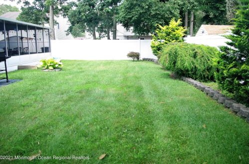 536 Elwood St, Lacey NJ  08731-2106 exterior