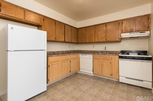 1301 Bradley Ct, Princeton NJ  08540-9547 exterior
