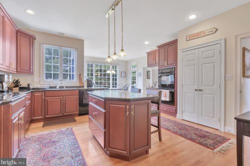 23 Hampshire Ct, Wilmington DE  19807-2535 exterior