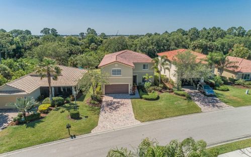 4545 55th St, Vero Beach, FL 32967-2429