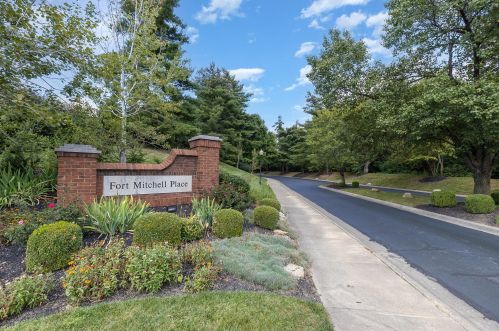 2161 Tantallon Dr, Covington, KY 41017-2084