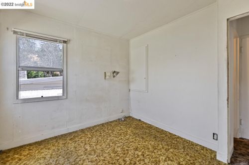 1237 Pinole Valley Rd, Pinole CA 94564-1549 exterior