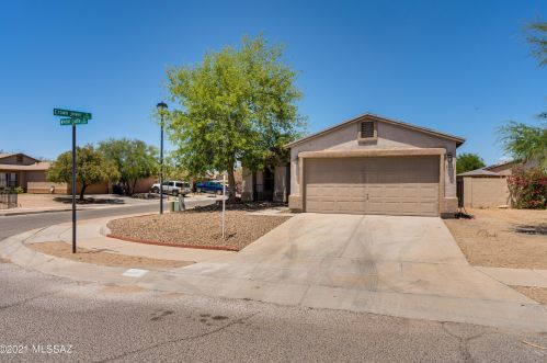 2559 Windsor Castle Ln, Tucson, AZ 85706-3655