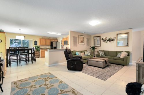 733 Sterling Spring Rd, Orlando, FL 32828-6664
