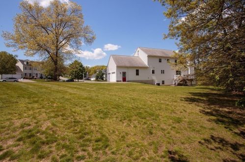 2 Chestnut Way, Methuen MA 01844-2692 exterior