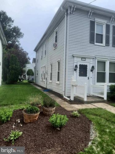 13 Coover St, Navy Sup Dpt, PA 17055-4218