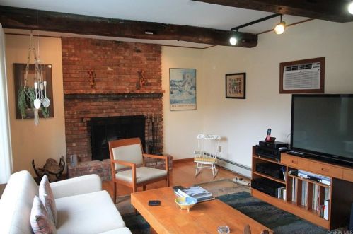 7 Meadowview Dr, Poughkeepsie NY 12603-5505 exterior