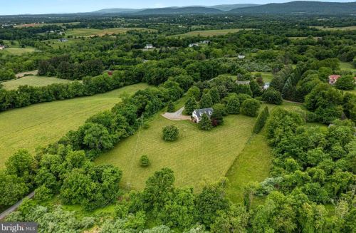 14260 Rehobeth Church Rd, Lovettsville VA  20180-3218 exterior