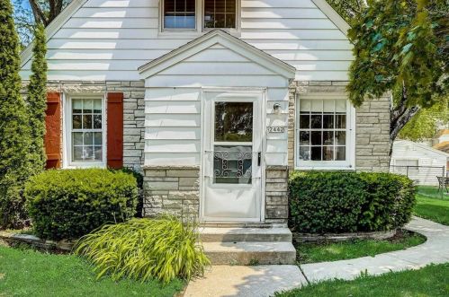 2442 67, Milwaukee WI 53214-1762 exterior