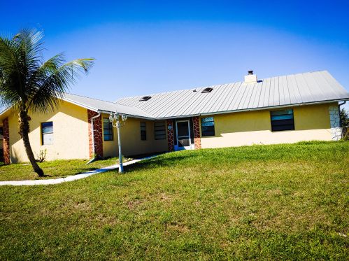 891 Hamberland Ave, Fort Pierce, FL 34953-5629