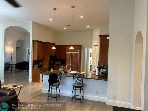 6727 Royal Orchid Cir, Delray Beach FL  33446-4338 exterior