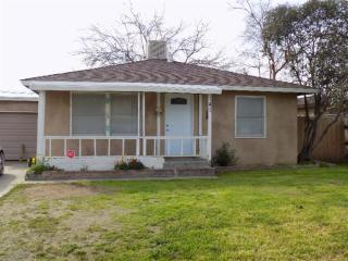 1415 Esther Way, Fresno, CA 93728-1311